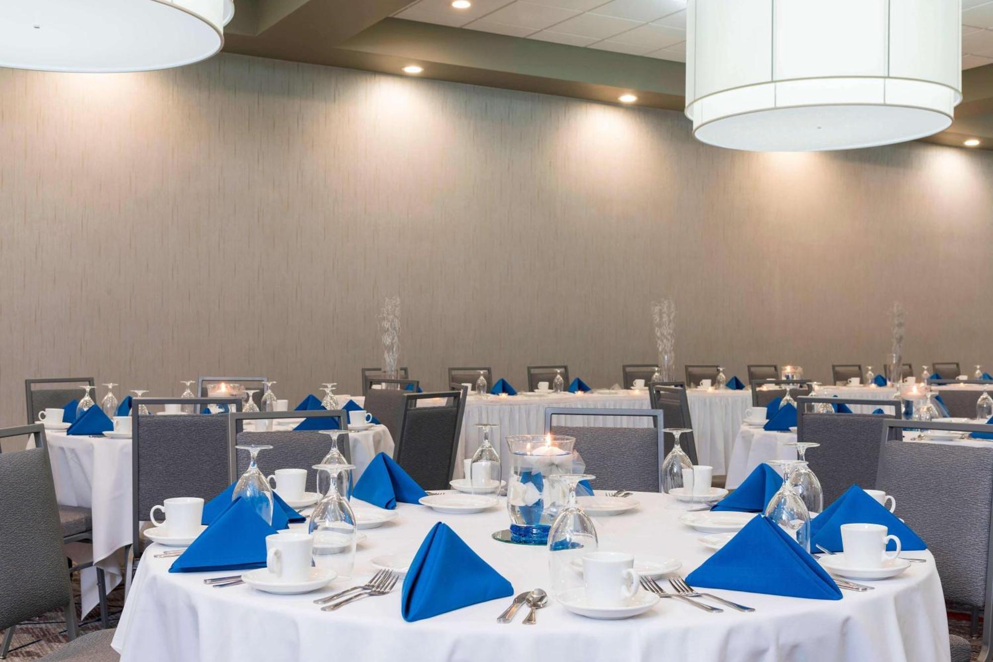 Sonesta Hotel Grand Rapids Airport Dış mekan fotoğraf