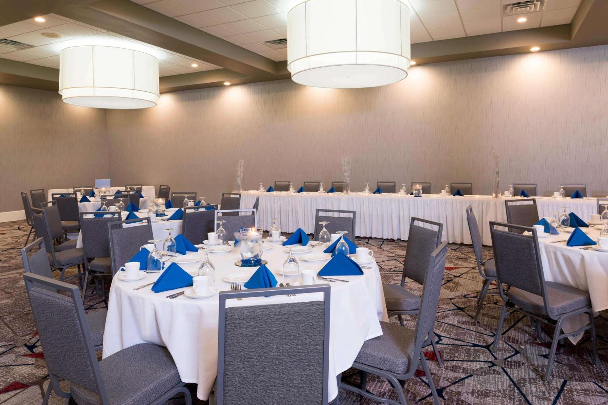Sonesta Hotel Grand Rapids Airport Dış mekan fotoğraf