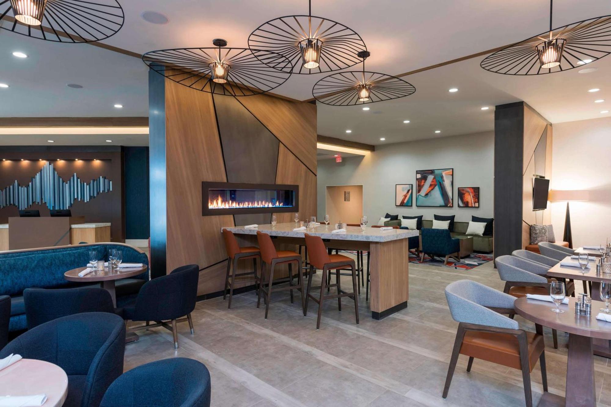 Sonesta Hotel Grand Rapids Airport Dış mekan fotoğraf
