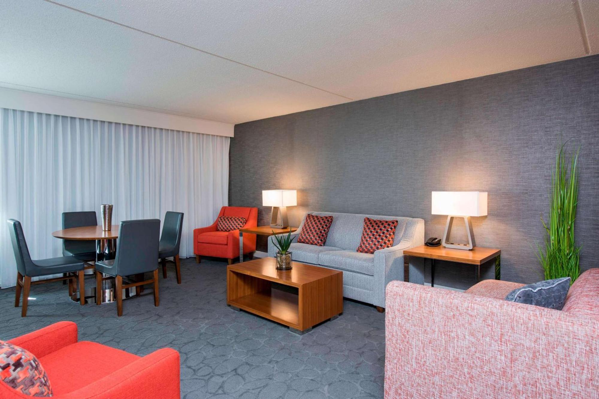 Sonesta Hotel Grand Rapids Airport Dış mekan fotoğraf